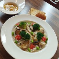 Risoto de hongos. Un platillo caliente, reconfortante y delicioso 😋 at LN Fortunate Coffee 幸福咖啡 in Taoyuan