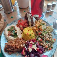 Picknick Teller mit Falafel at Picknick Cafe Bar in Frankfurt