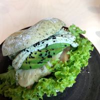 avocado and vegan chicken pieces at Olivia's Maastricht in Maastricht