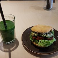 Bagel en smoothie at Olivia's Maastricht in Maastricht