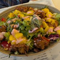 Salat mit Mango at eatDOORI in Mainz