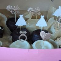 Dozen cupcakes at Pattycake Bakery in Columbus