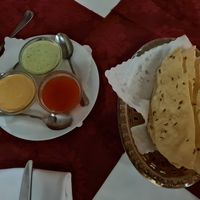 Gruß aus der Küche - nur die rote Soße ist vegan at Sangam in Augsburg