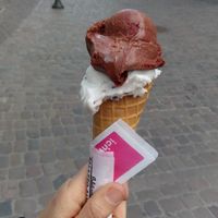 Chocolate kisses blackberry (top) and bounty (bottom) (both vegan) at Palazzo Sandro in Saarbrucken