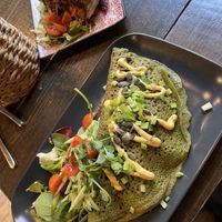 Gefüllter Pfannkuchen und roher Auflauf   at Nirvana in Riga