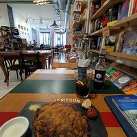 Milanesa vegana and Fritz kola at Ubik Café in Valencia