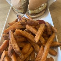 Fries and burger   at Hank Cuisine Végétale - Rochechouart in Paris