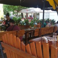 Garden, still close to street at Gioia in Frankfurt