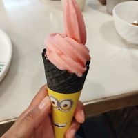 Self serve ice cream (strawberry) at SUHU 素虎 - Qianmen in Beijing
