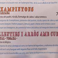 Hamburguesas: vegetariana y vegana at Restaurant Paiolet in Tortosa