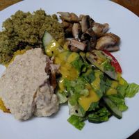 Pesto-Quinia, vegan cheese on fired banana, champignons, salad at Donde Gopal in Quito