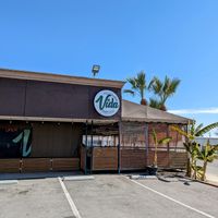 Exterior with outside seating  at Vida Eatery  in Bakersfield