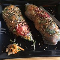 Veggie Roll,  some veggies wrapped in rice paper, it has tomato, cucumber, alfalfa sprouts, sesame seeds, rice with bbq sauce. It was so good.  at Zona Veggie in Toluca