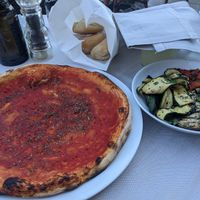 Marinara pizza. Side dish of vegetables . at Olivo in Verona