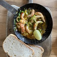 Vegan gamba pannetje met hete knoflook-balisaus  at Het Ruiterhuys in Castricum