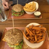 Peter Pane • vegane Burger at Peter Pane in Vienna