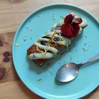 Lemon, poppy and matcha cream cake at Itsy Bitsy in Lille
