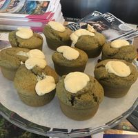 matcha and white chocolate muffins at Herbosaurus in Rennes