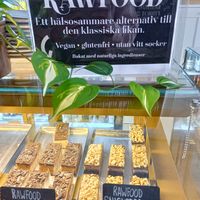 Some of the raw cakes..I had the "Snickers" which was great 👍 at Konditori Christin in Karlshamn