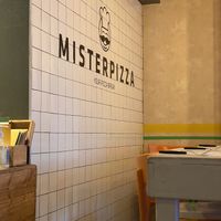 Einrichtung ist eher kühl als kuschelig.  at Mister Pizza - Via Pietrapiana in Florence