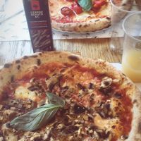 Pizza Funghi with vegan cheese  at Mister Pizza - Via Pietrapiana in Florence