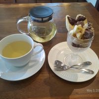 Nice vegan desert (with vegan ice cream) at Raku Robi Kitchen in Naha