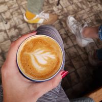 Cappuccino with oatmilk at Koffie Leute Brauhaus in Utrecht