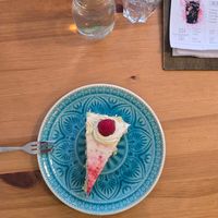 Pistacchio raspberry cake at Ausnahmsweise in Vienna