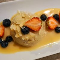 Vegan panna cotta 🌱🍓🫐 at Manna 68 in Gdansk