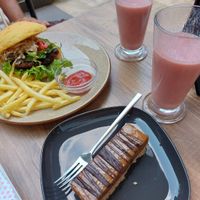 Burger, smoothies, caramel cake at Vegan House in Antalya