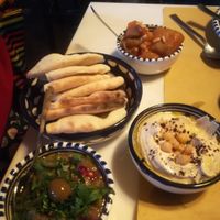 Hummous at Fairouz in Milan