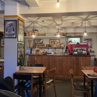 🍰☕️ at Nowhere Man in Brighton