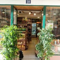 Entrada da loja at Bomercado in Lisbon