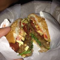 hamburguesa mediana at Mr. Food Vegan - Breña in Lima