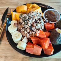 Vegan Pancake mit extra Früchten at Everflow in Koh Chang