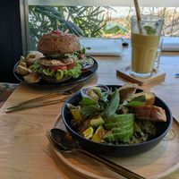 Pasta & tempeh burger & smoothie at Everflow in Koh Chang