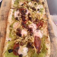 The vegan "tricolore" pizza 🤤 at Il Fornaccio in Arzua