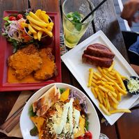 Taco salad, schnitzel &Currywurst at Zeil Kitchen in Frankfurt