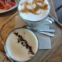 Galao and chai latte at Fama Cafe & Manufaktur in Weimar