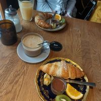 Vegan french breakfast with chocolate spread at Fama Cafe & Manufaktur in Weimar