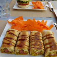 Hamburguesa y showarma at La Siria in Malaga