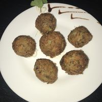 Bolinho de mandioca com alga  at Vegan's 2Go Savassi in Belo Horizonte