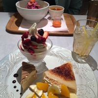 The dessert set and my friend’s salmon rice bowl in the background. at Wired Bonbon in Tokyo