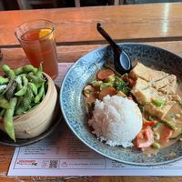 Edamame 🫛, Eistee 🍹 und Curry 🍛 #44 mit Tofu   at MoschMosch - Goetheplatz in Frankfurt