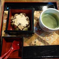 Matcha mochi with azuki redbean and matcha drink at Mizuya Chaya 水谷茶屋 in Nara