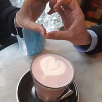 Purple latte with oat milk at Plantate Cafe in Madrid