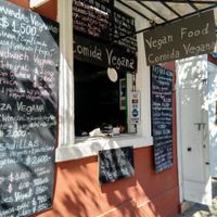 Se pide desde la ventana at Abhay Charan in Santiago