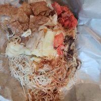 今天又來打包他们家的炒米粉，好吃 at Miao Xiang Vegetarian 妙香 in East Singapore