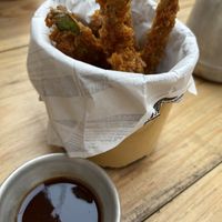 Frittierte, grüne Bohnen mit veganer BBQ Sauce  at Grains 864 in Faro