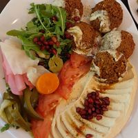 Super falafel plate at Mazaya Falafel - Starowiślna in Krakow